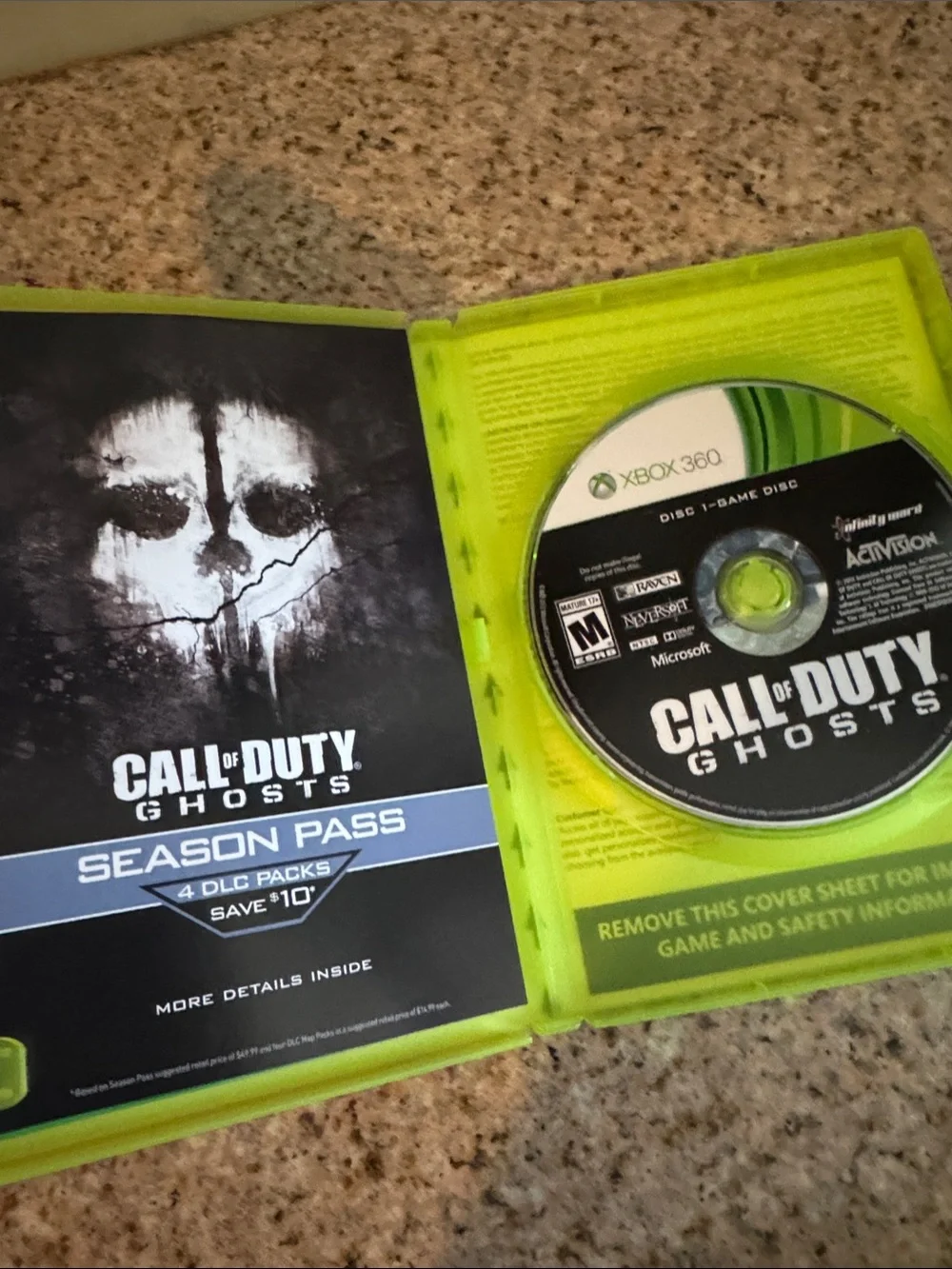 Call of Duty Xbox 360 Game Bundle - Green Cases